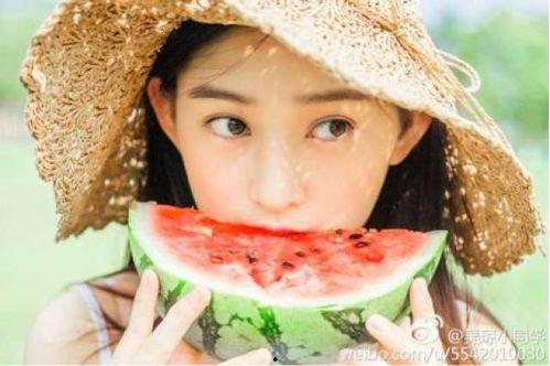 娱乐圈柚子君吃瓜是谁啊,揭秘神秘吃瓜达人身份