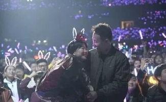 近期热门吃瓜事件演唱会,揭秘近期演唱会吃瓜大事件