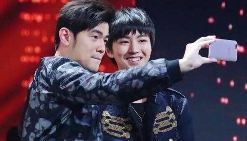 明星网红追星场面视频,粉丝热情点燃全场